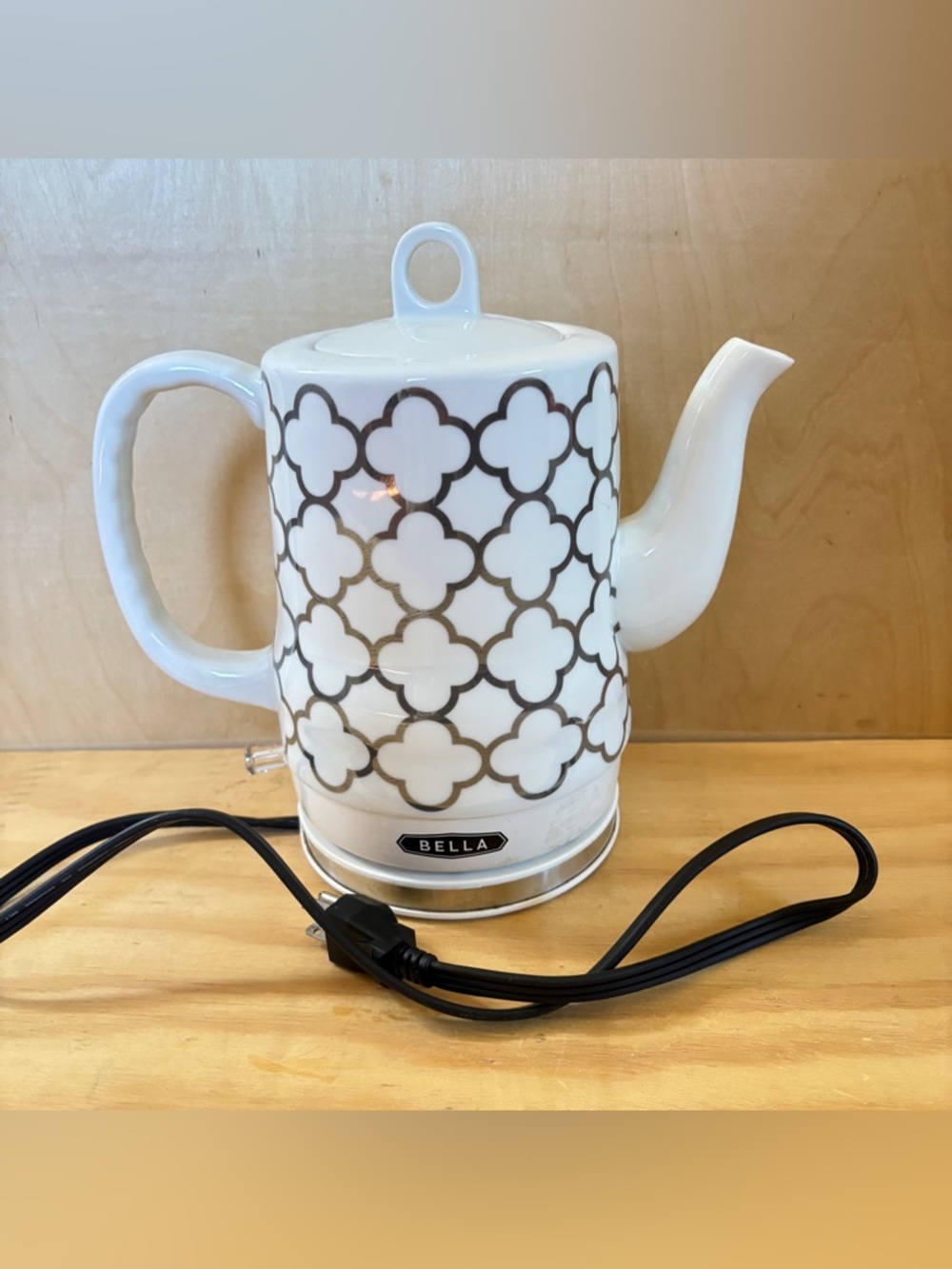Bella 1.2L Electric Kettle Tea Pot 1200 Watt Silver and White Tile Pattern